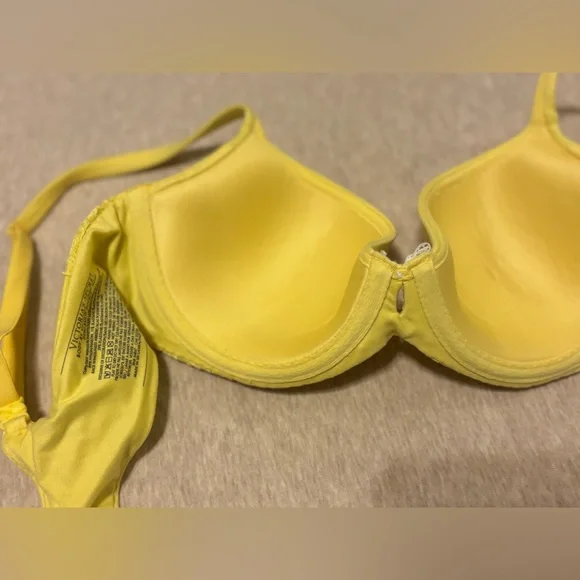 ✨New✨Victoria’s Secret Lace Bra & Body by Victoria Set in Bright Sunsine & Teal✨